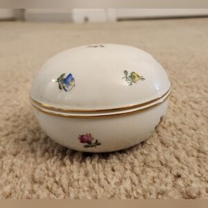 Augarten Wien Porcelain Trinket Box Flowers Bouquet Decor